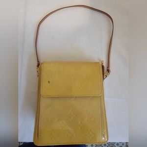 LOUIS VUITTON Monogram Vernis Motto Yellow Patent Leather